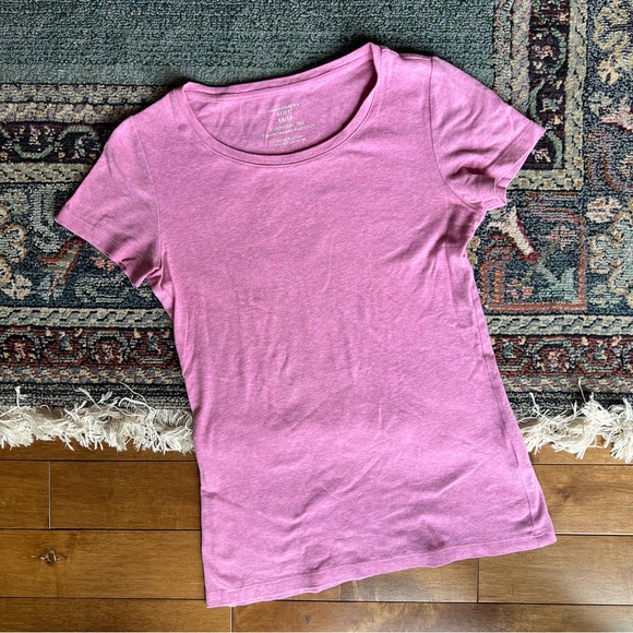 ✨3/15$ Pink tshirt, Denver Hayes - Picture 1 of 4